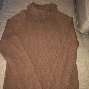 LXRI - 100% Cashmere Turtle Neck - L